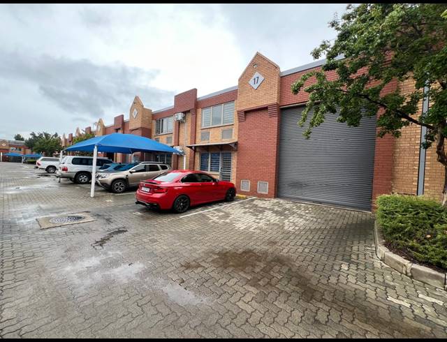 271M² WAREHOUSE TO LET IN STRIJDOMPARK